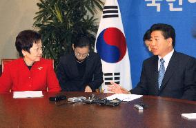 Kawaguchi meets S. Korean President-elect Roh